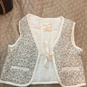 Floral Patterned Vest in White and Gray